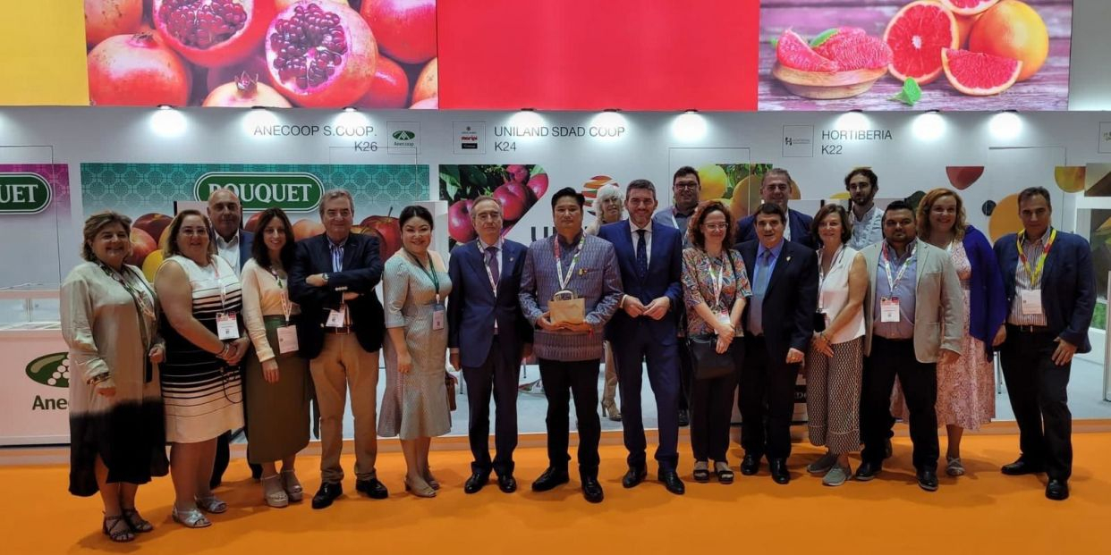 EuropaPress 4785016 consejero antonio luengo miembros delegacion region asia fruit logistica EuropaPress 4785016 consejero antonio luengo miembros delegacion region asia fruit logistica