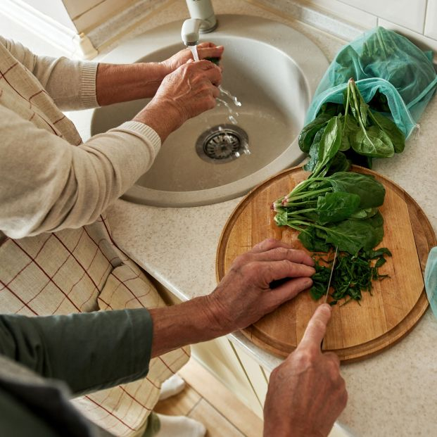 Trucos para mantener una buena higiene en la cocina y evitar intoxicaciones. Foto: Bigstock