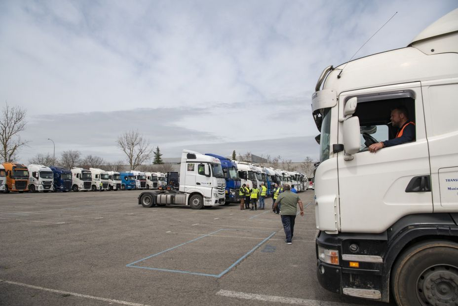 La reunión entre Gobierno y transportistas acaba sin acuerdo: los paros siguen adelante