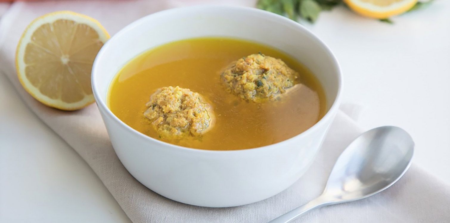 Vídeo receta de caldo con su tradicional pelota