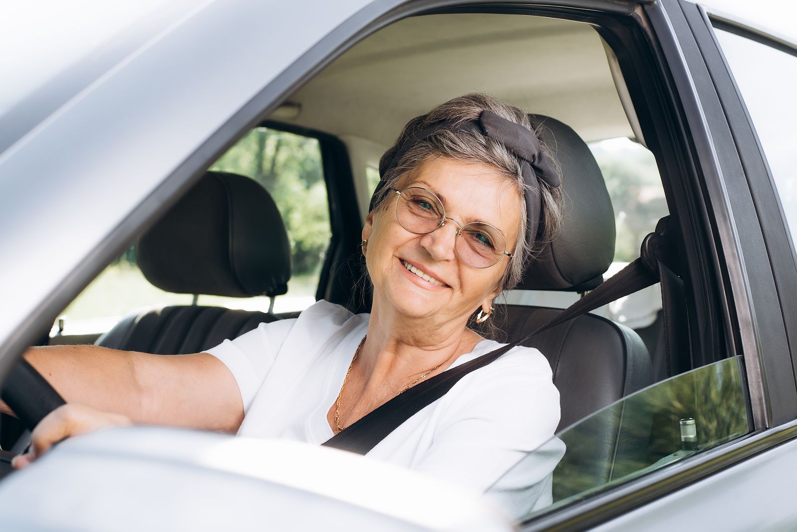 Nueva norma de la DGT para los que llevan gafas o lentillas