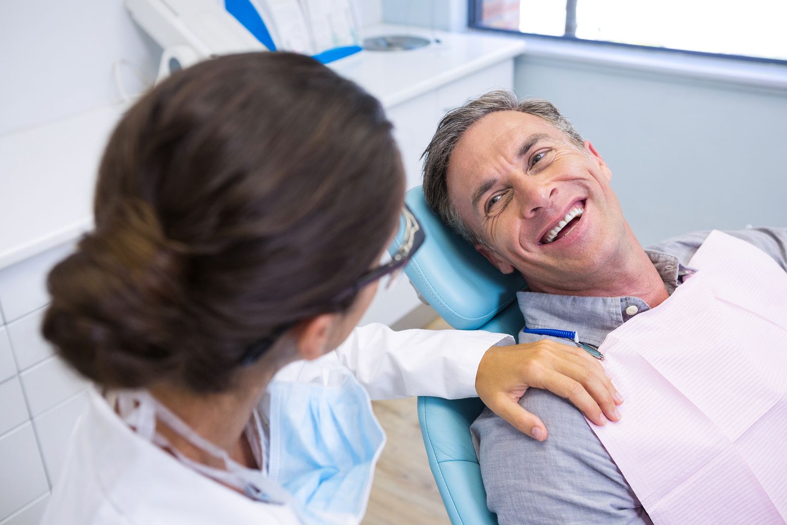 Cómo evitar estafas en clínicas dentales y en qué hay que fijarse