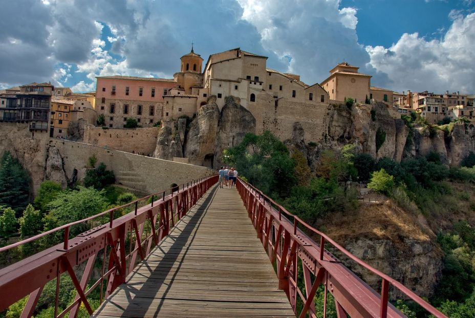 Casas colgadas de Cuenca. Foto bigstock