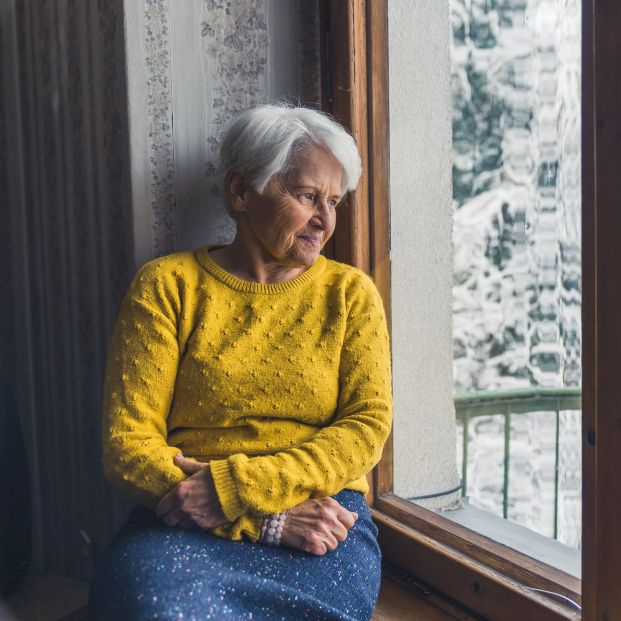 Aprender a escucharnos bigstock Elder Caucasian Woman Sitting  460919367