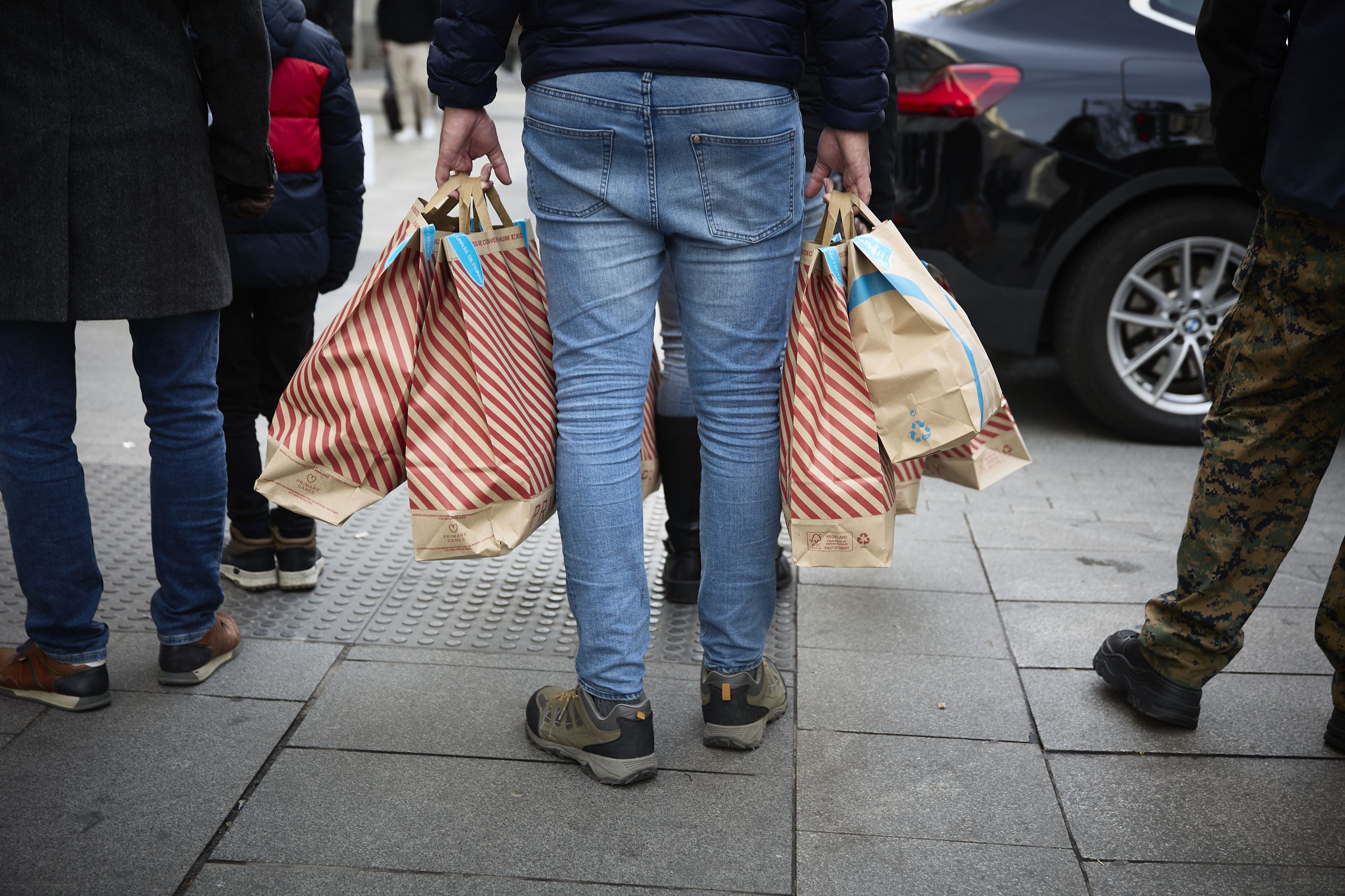 Casi el 60% de los españoles gastará lo mismo que el año pasado en Navidad pese a la inflación