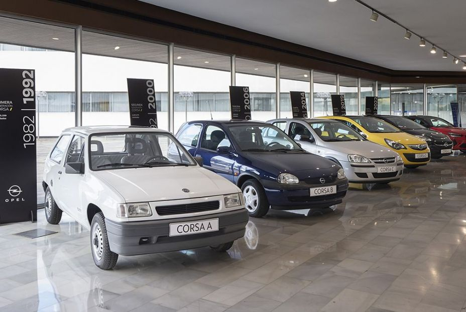 Las seis generaciones del Opel Corsa, en la planta de Figueruelas