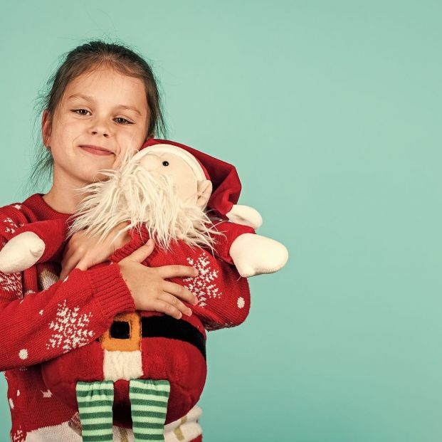 CaixaBank impulsa una campaña para que más de 27.000 niños en situación de vulnerabilidad tengan regalo esta Navidad Foto: bigstock