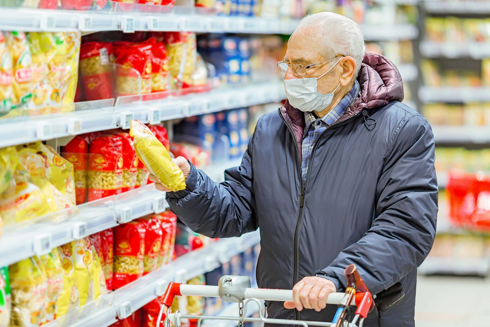 Engaños de la industria alimentaria que más afectan a los sénior