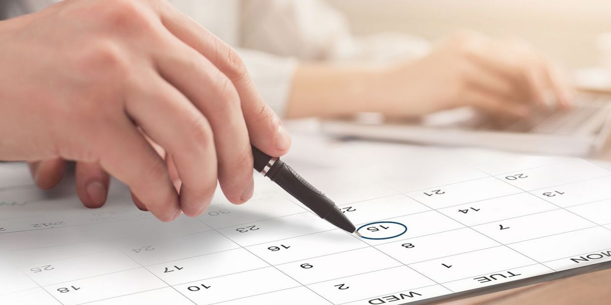 ¿Es obligatorio trabajar los días festivos?