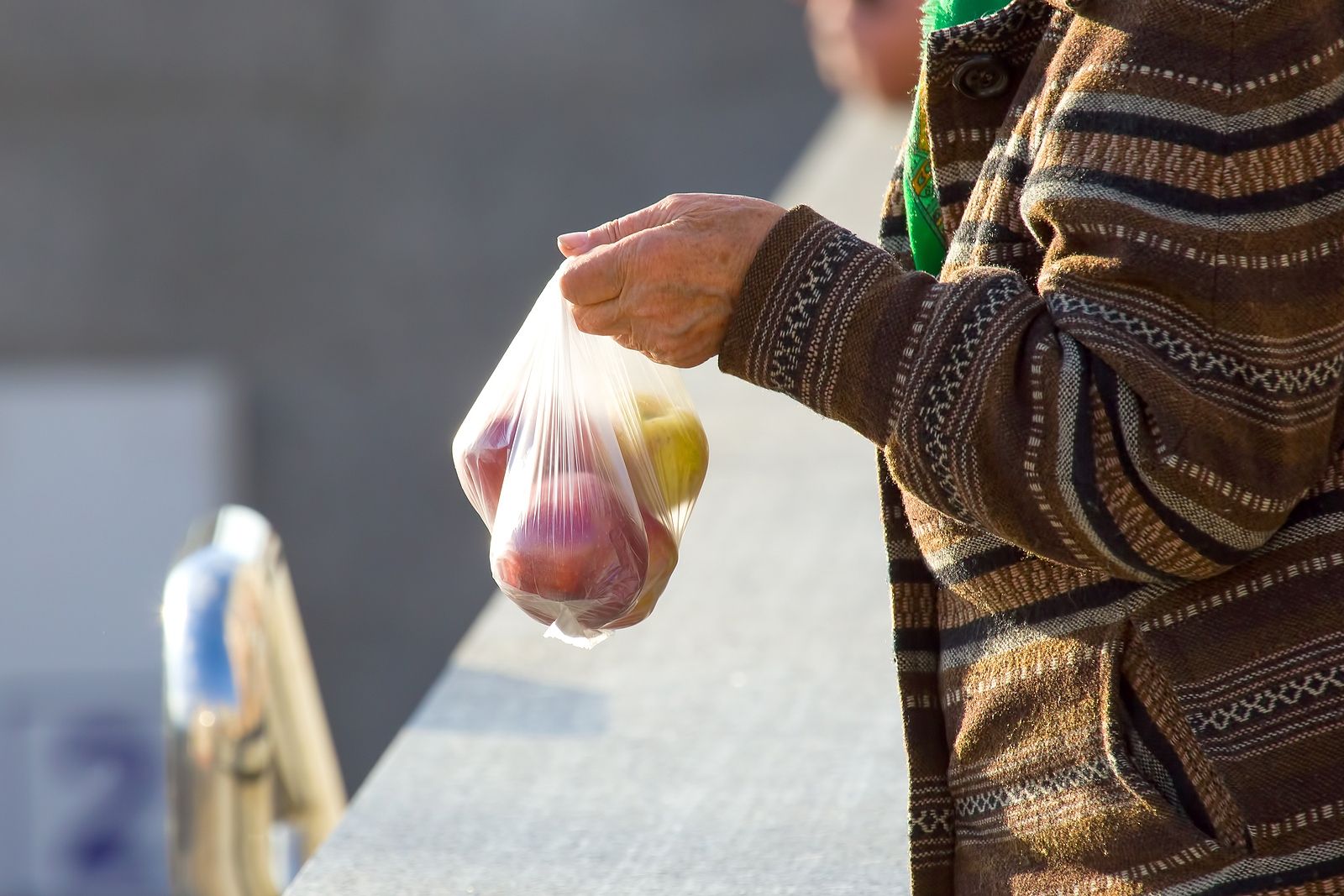 La inflación se ceba con los pensionistas mayores de 80 años, sobre todo con las mujeres