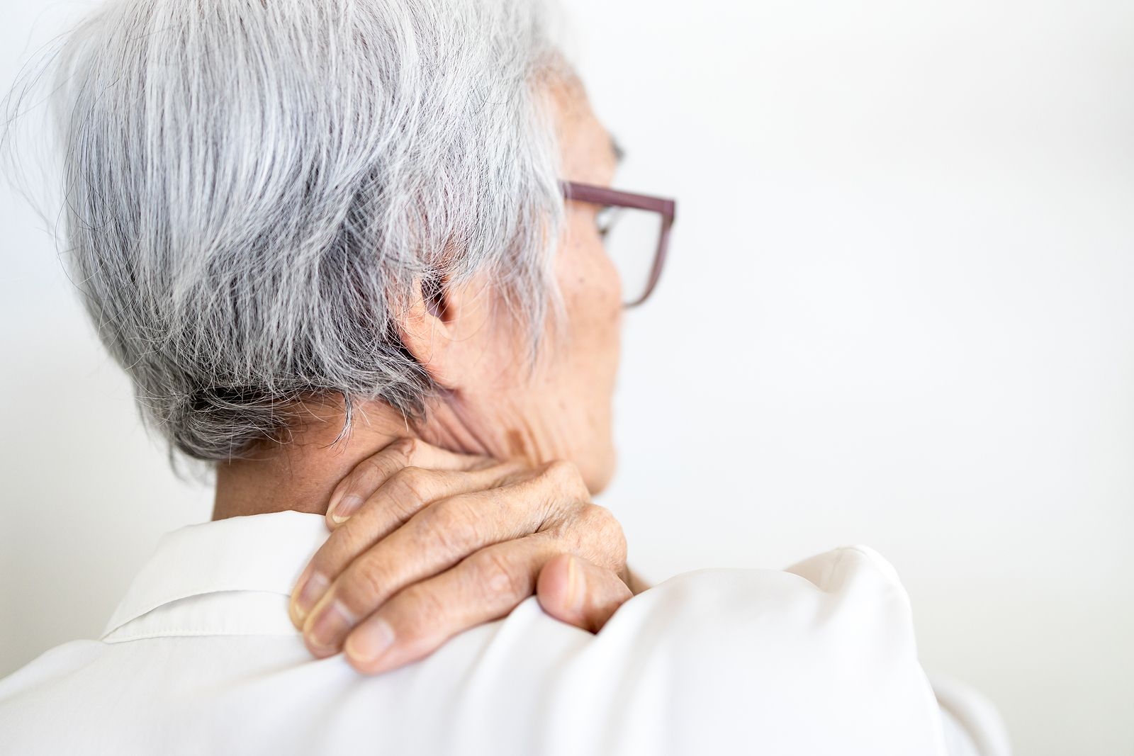 El 40% de los mayores de 65 años tienen este problema en el hombro