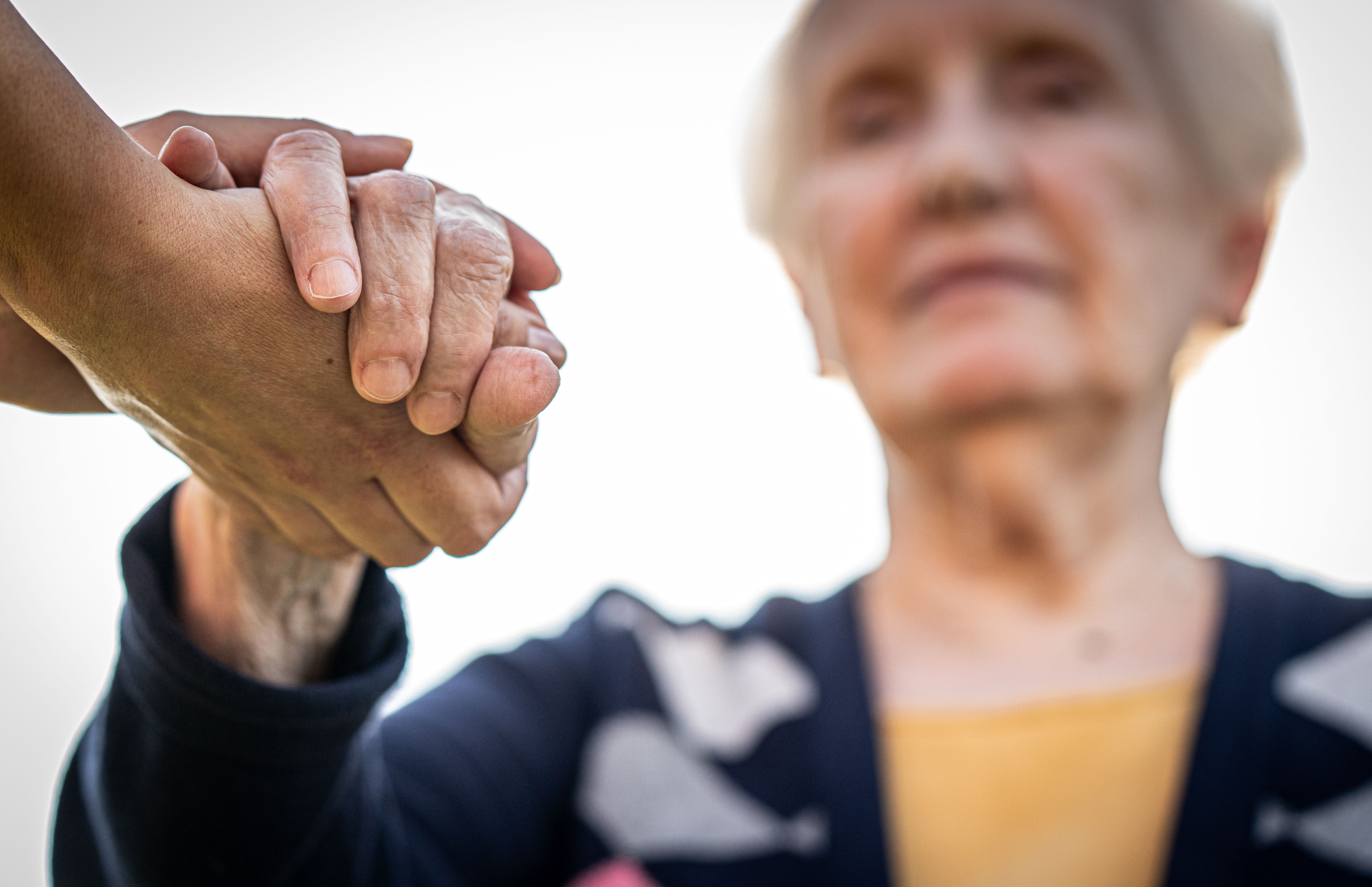 La Comunidad Valenciana elabora una guía para prevenir y detectar la violencia sexual en mayores. Foto: Bigstock