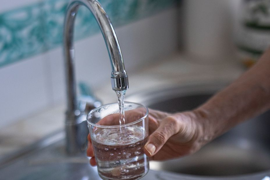 Ya no se recomienda beber 2 litros de agua al día y este es el motivo