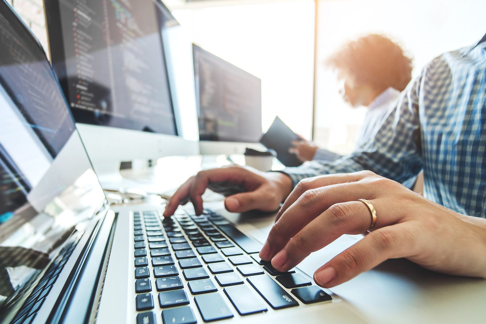 De la firma personal tradicional a la digital y electrónica Foto: bigstock De la firma personal tradicional a la digital y electrónica Foto: bigstock