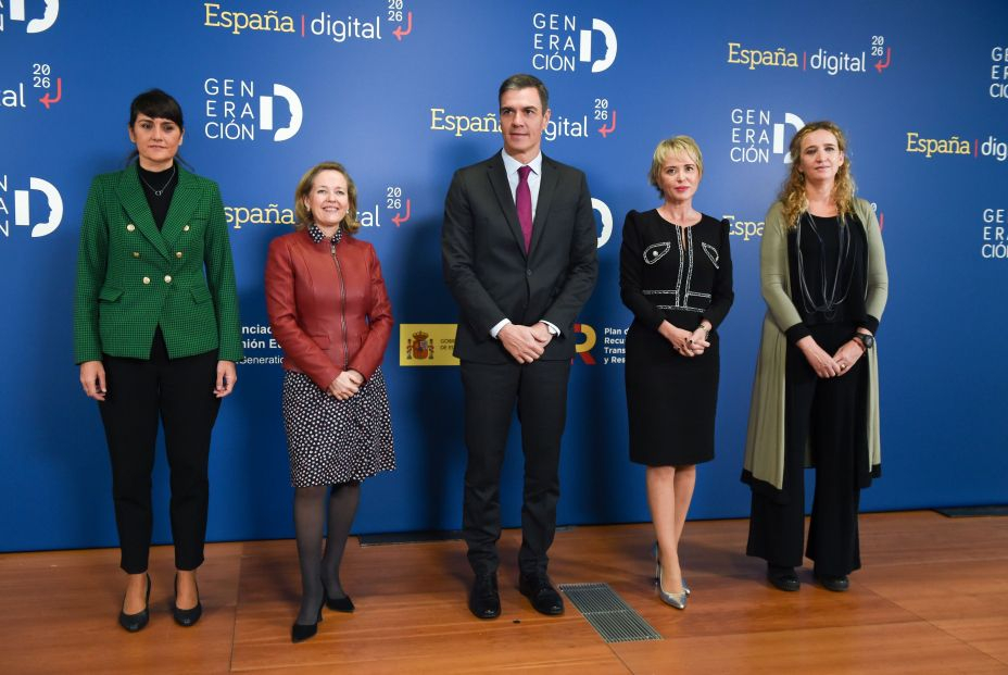 Sánchez: "No es aceptable" que los mayores se sientan excluidos al no poder hacer un trámite digital. Foto: Europa Press