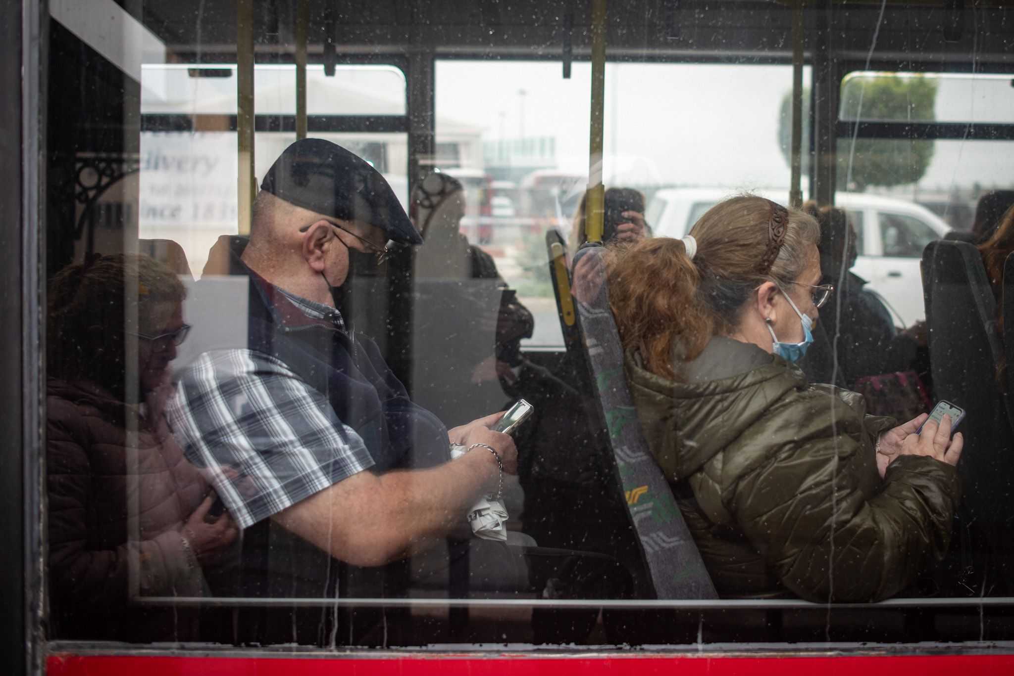 La viral discusión en un autobús por no llevar mascarilla: "Me van a hacer sacar la navaja"
