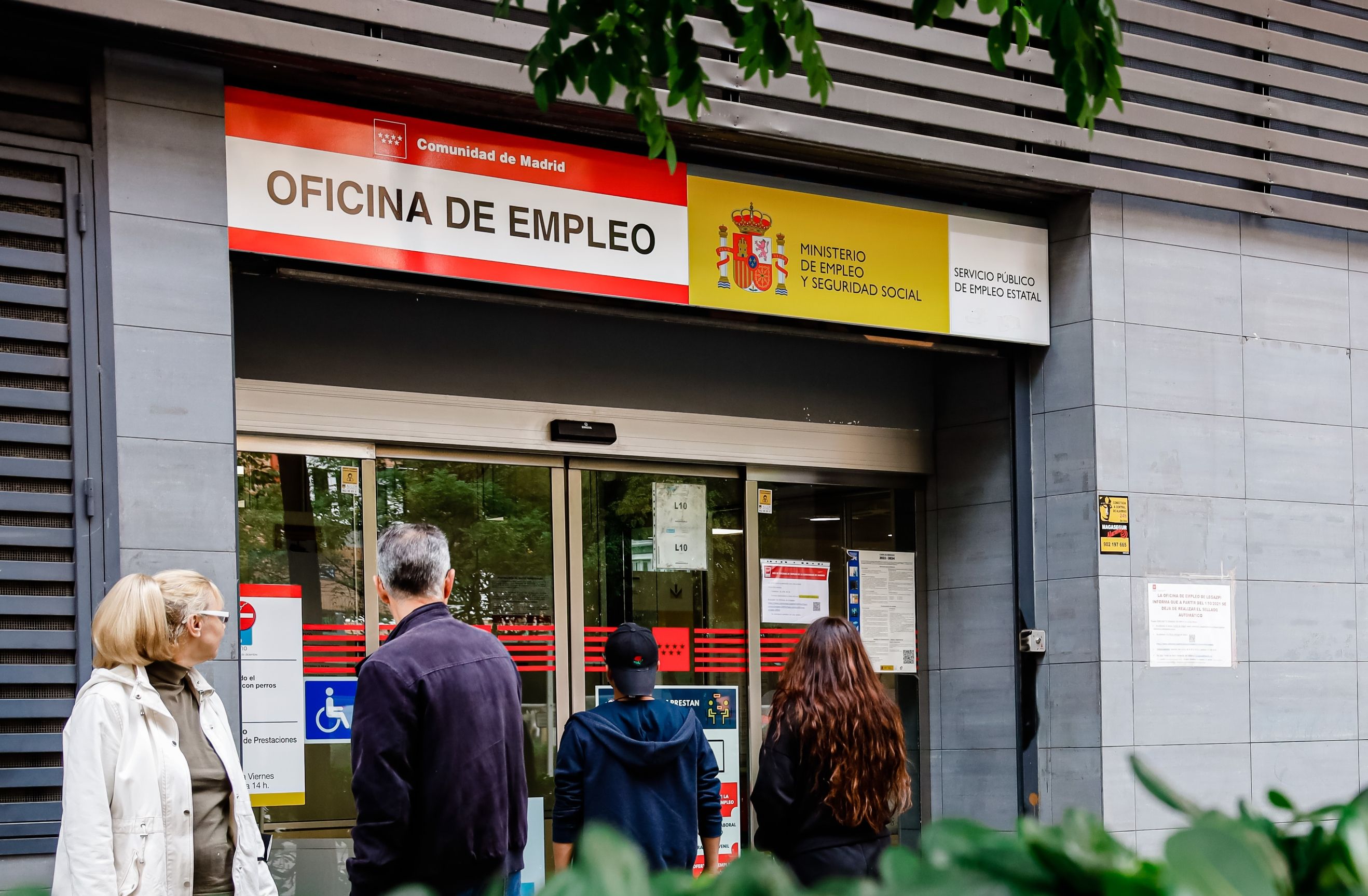 El paro baja en 33.512 personas en noviembre y deja la cifra de desempleados en 2.881.380