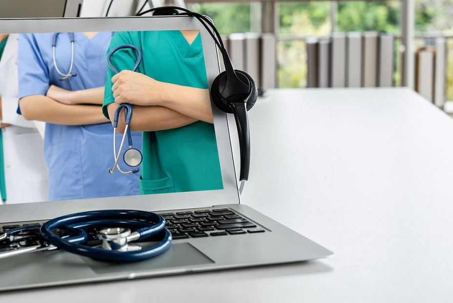 Telefónica facilita el uso de la telemedicina a los mayores Foto: bigstock