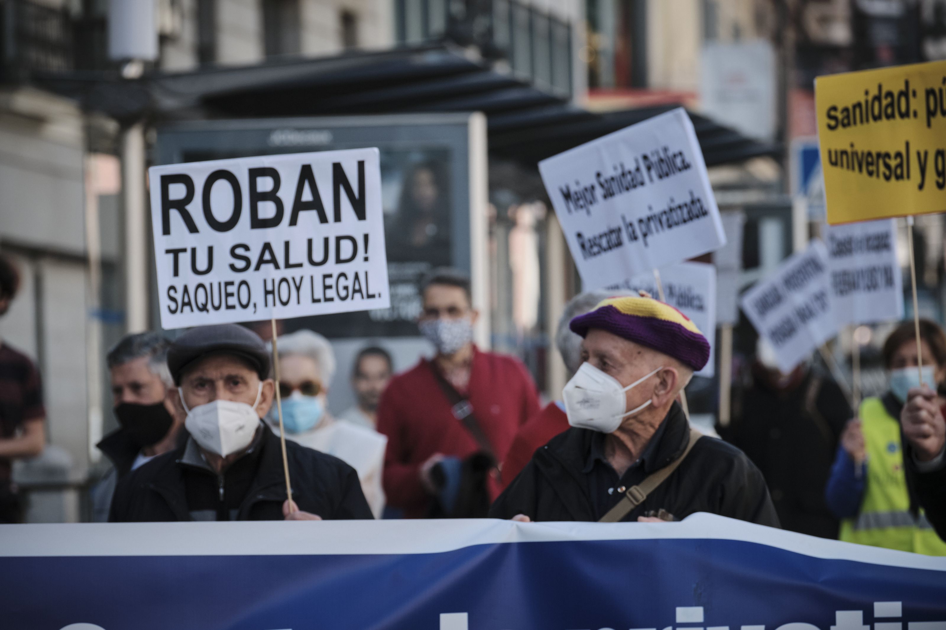 Los mayores cargan contra los seguros médicos privados Los mayores cargan contra los seguros médicos privados