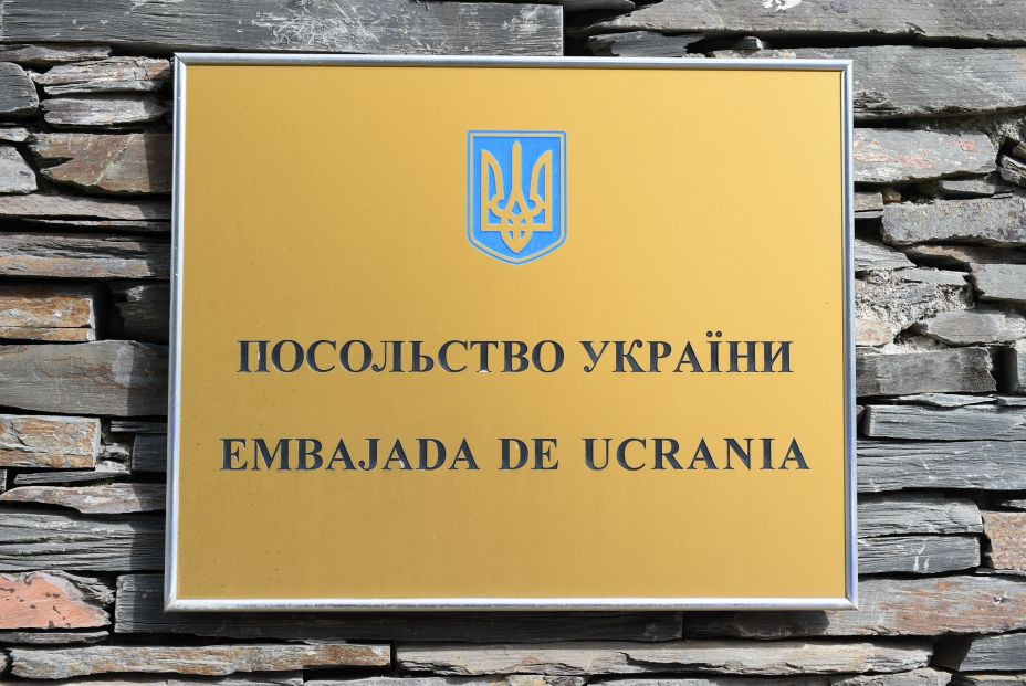 Varias embajadas de Ucrania en Europa reciben "paquetes sangrientos" con ojos de animales