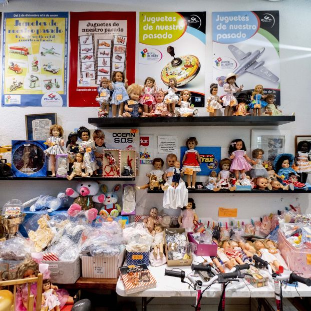 EuropaPress 4853991 vista pasillos hospital juguete estanterias llenas juguetes diciembre 2022