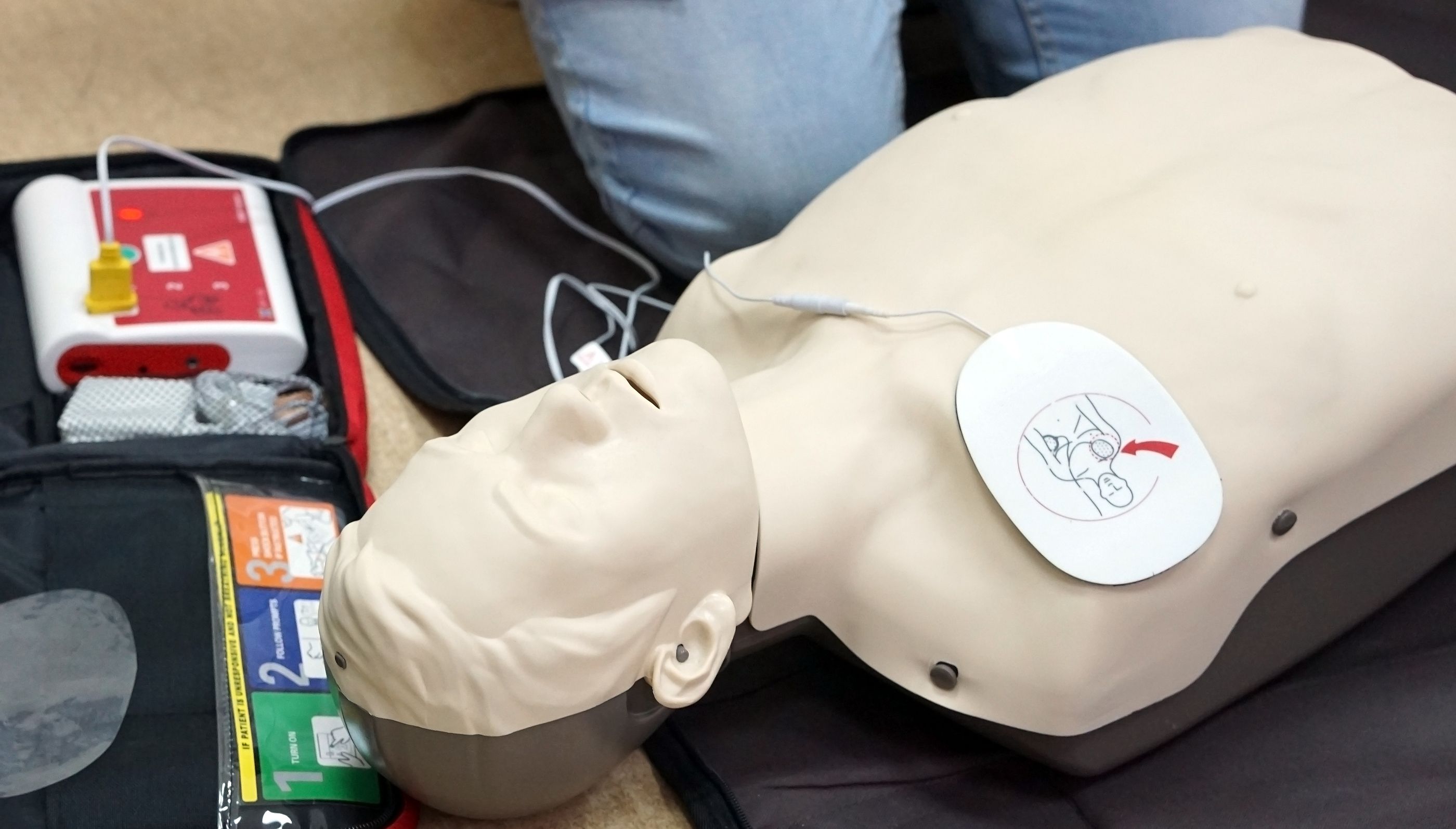 Un asistente de voz ayuda en la práctica de maniobras de reanimación cardiorrespiratoria