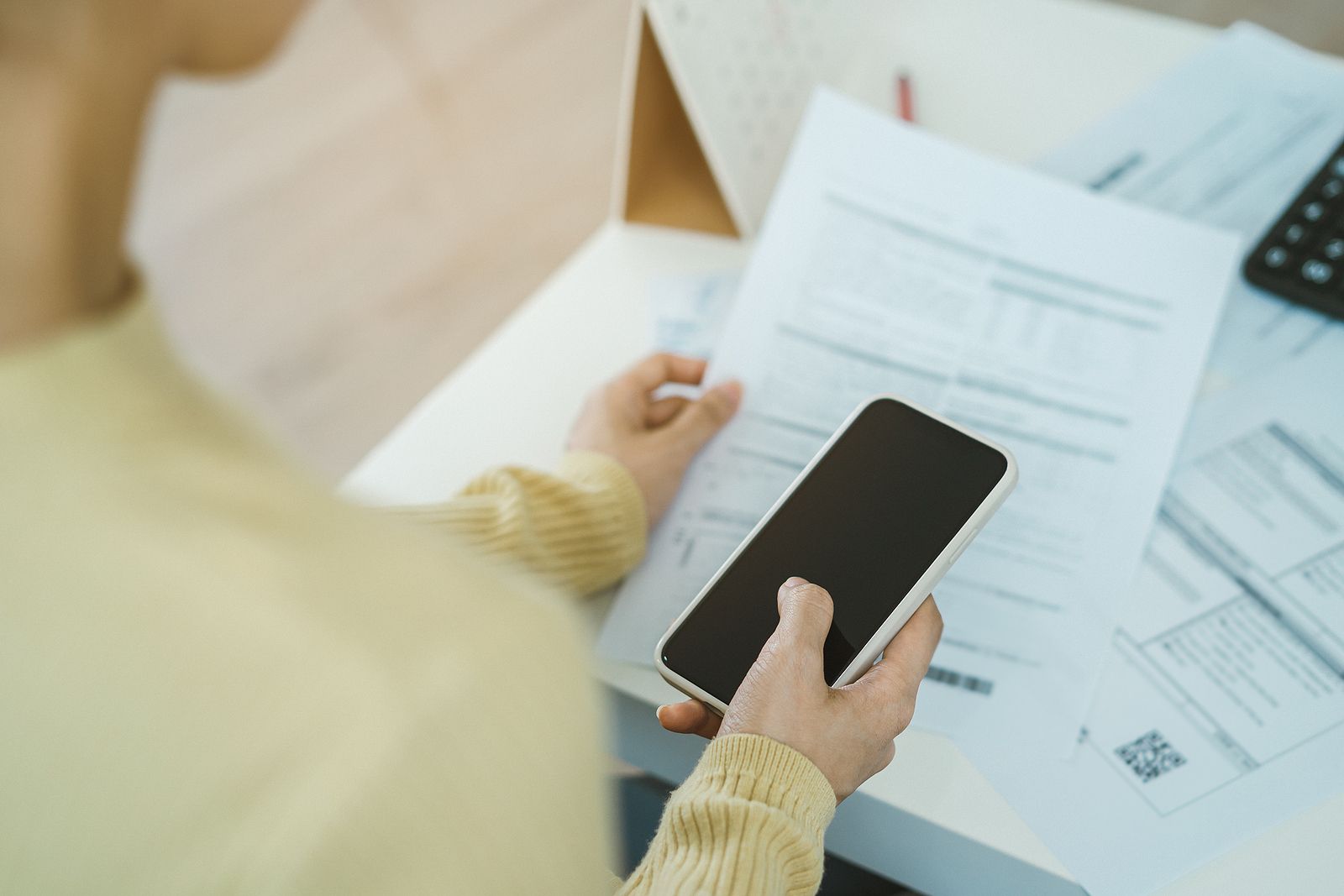 Los operadores telefónicos recortan sus descuentos antes de subir los precios en enero