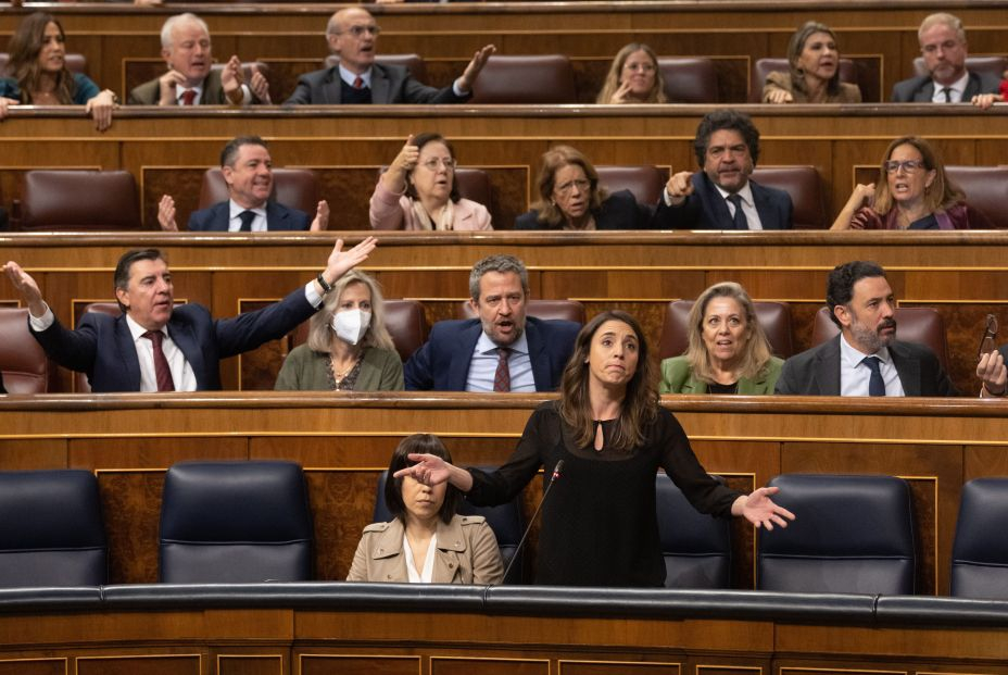 Una profesora jubilada logra más de 50.000 firmas para que se penalicen los insultos en el Congreso