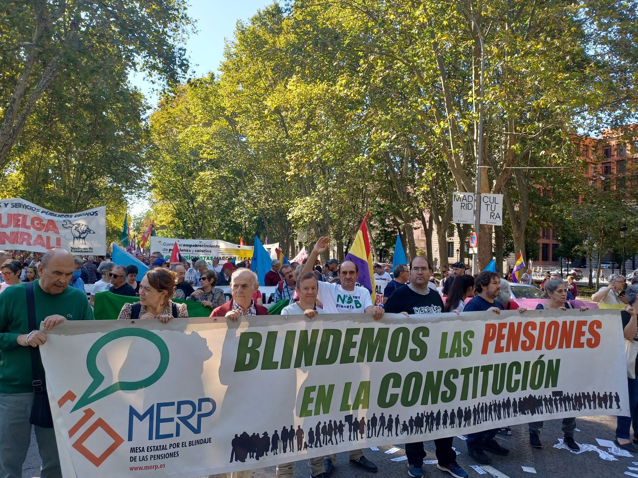 José Sacristán o Paco León muestran su apoyo a la manifestación de pensionistas del 17 de diciembre