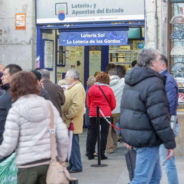 Estas navidades gastaremos un 15% más que en 2021, hasta 735 euros, según la OCU. Foto: Europa Press