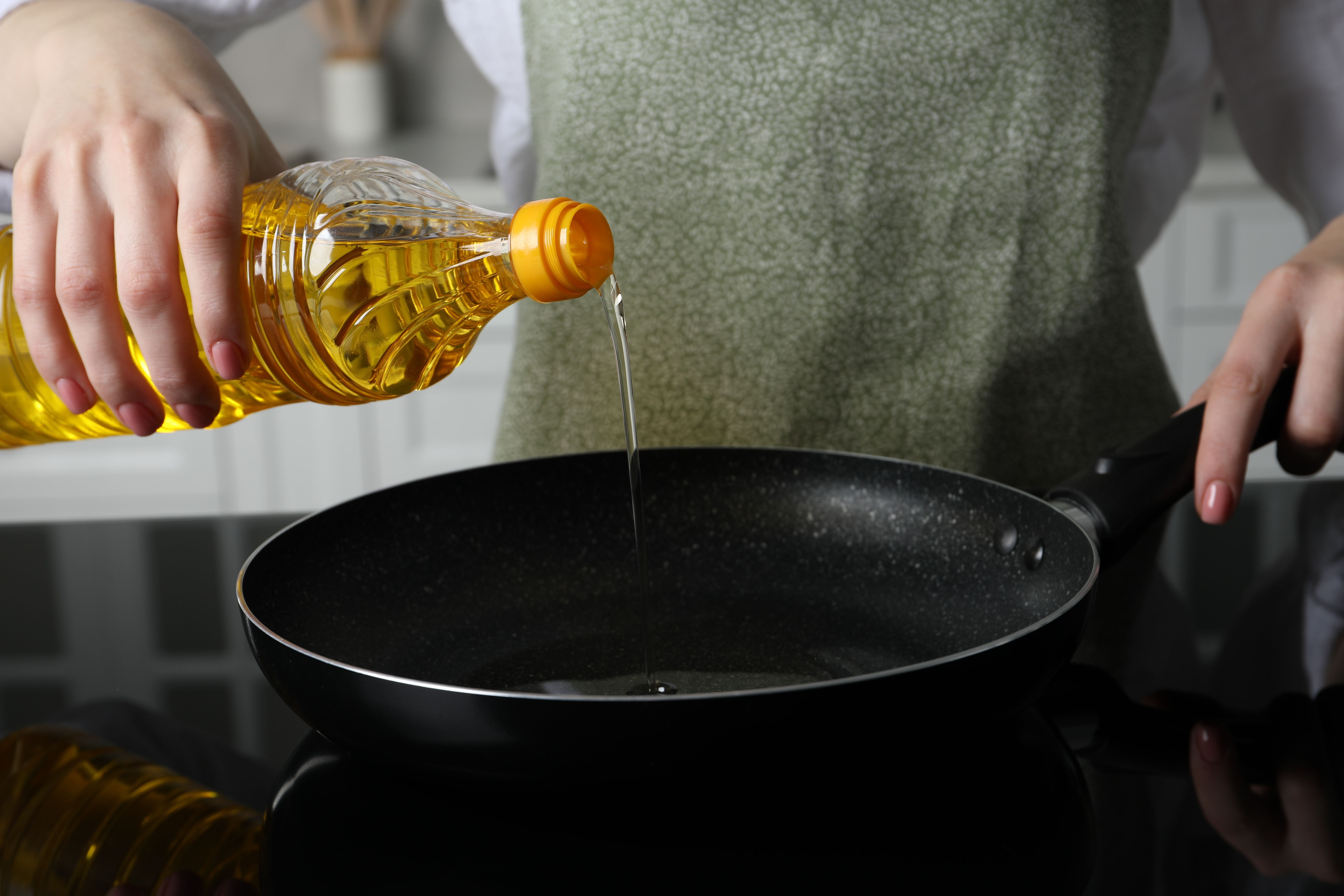 Víctor Negligencia médica difícil de complacer La forma correcta de deshacernos del aceite de cocina usado