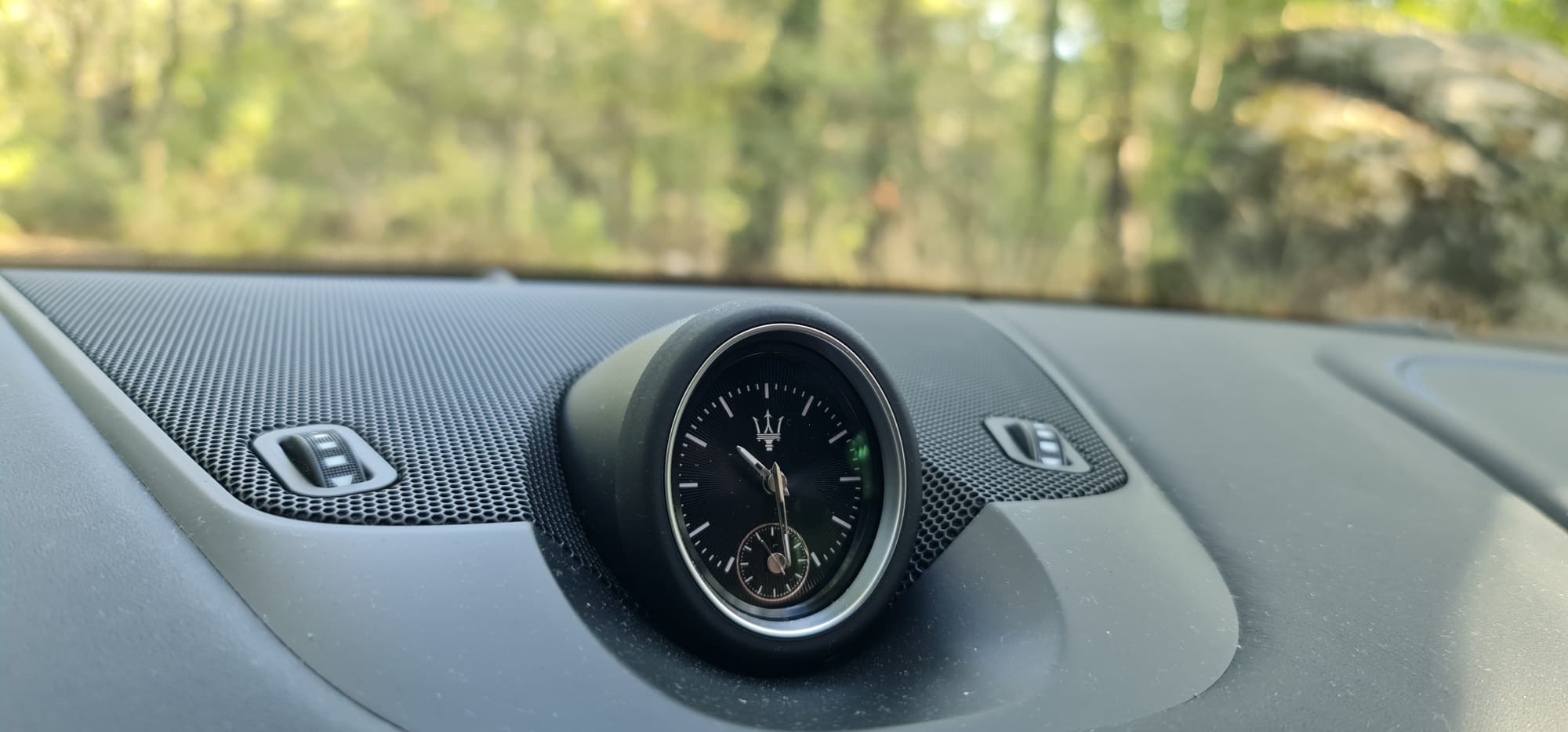 Maserati Levante reloj