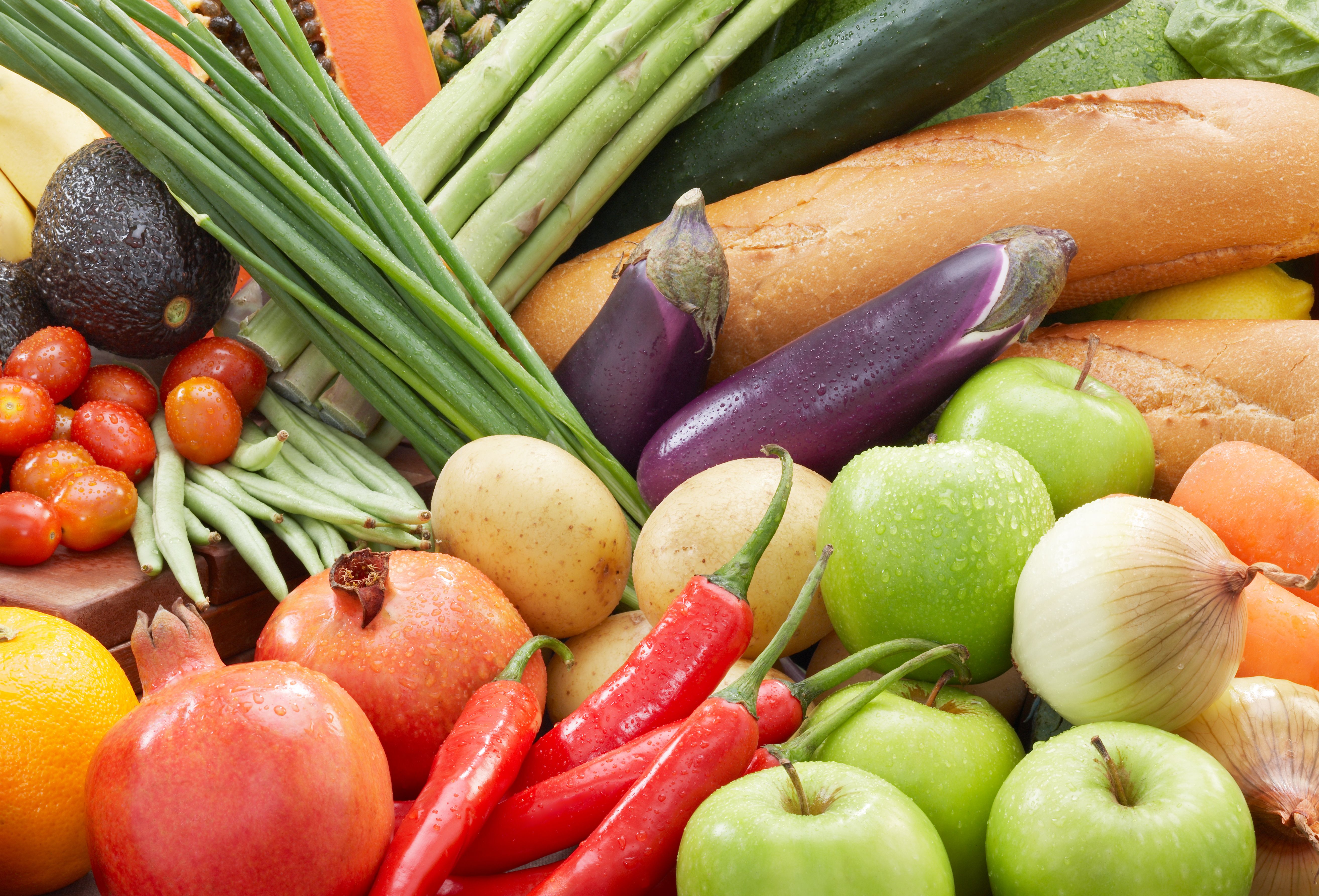 La OCU pide suprimir temporalmente el IVA a los alimentos básicos más saludables
