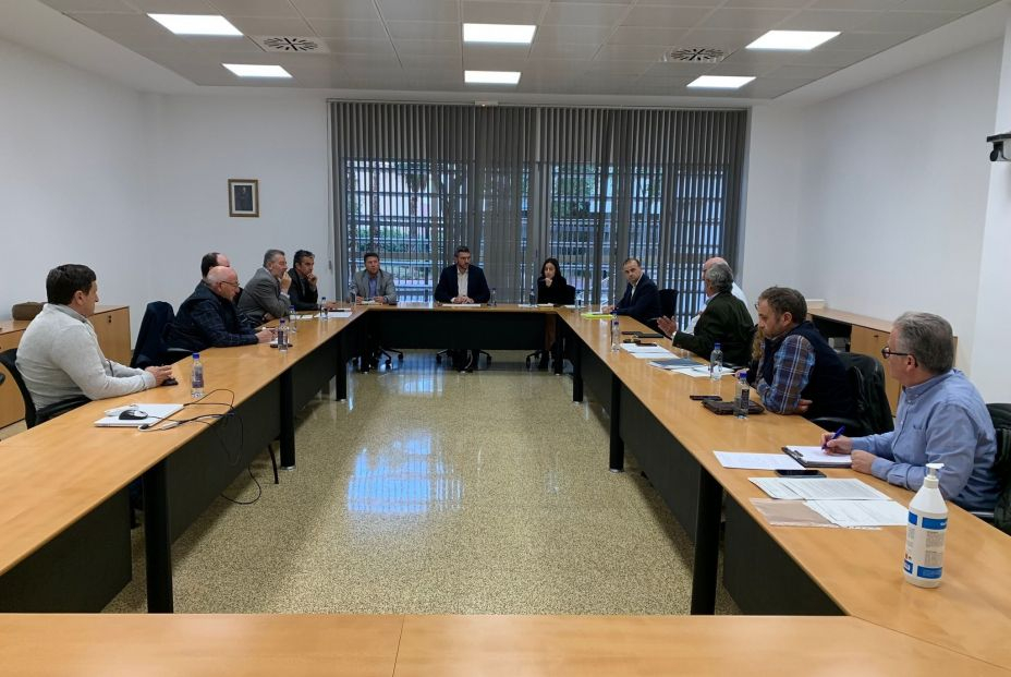 El consejero Antonio Luengo preside la Mesa de los Frutos Secos de la Región de Murcia. Foto: Europa Press  