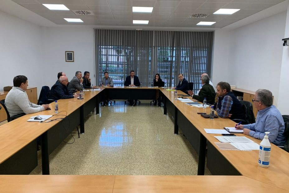 El consejero Antonio Luengo preside la Mesa de los Frutos Secos de la Región de Murcia. Foto: Europa Press El consejero Antonio Luengo preside la Mesa de los Frutos Secos de la Región de Murcia. Foto: Europa Press