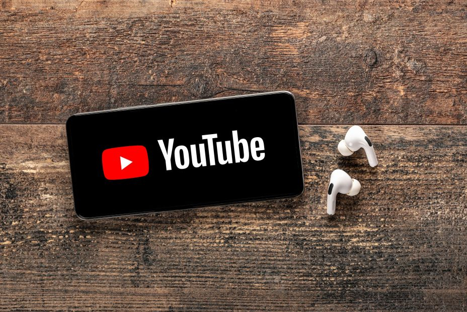 YouTube YouTube