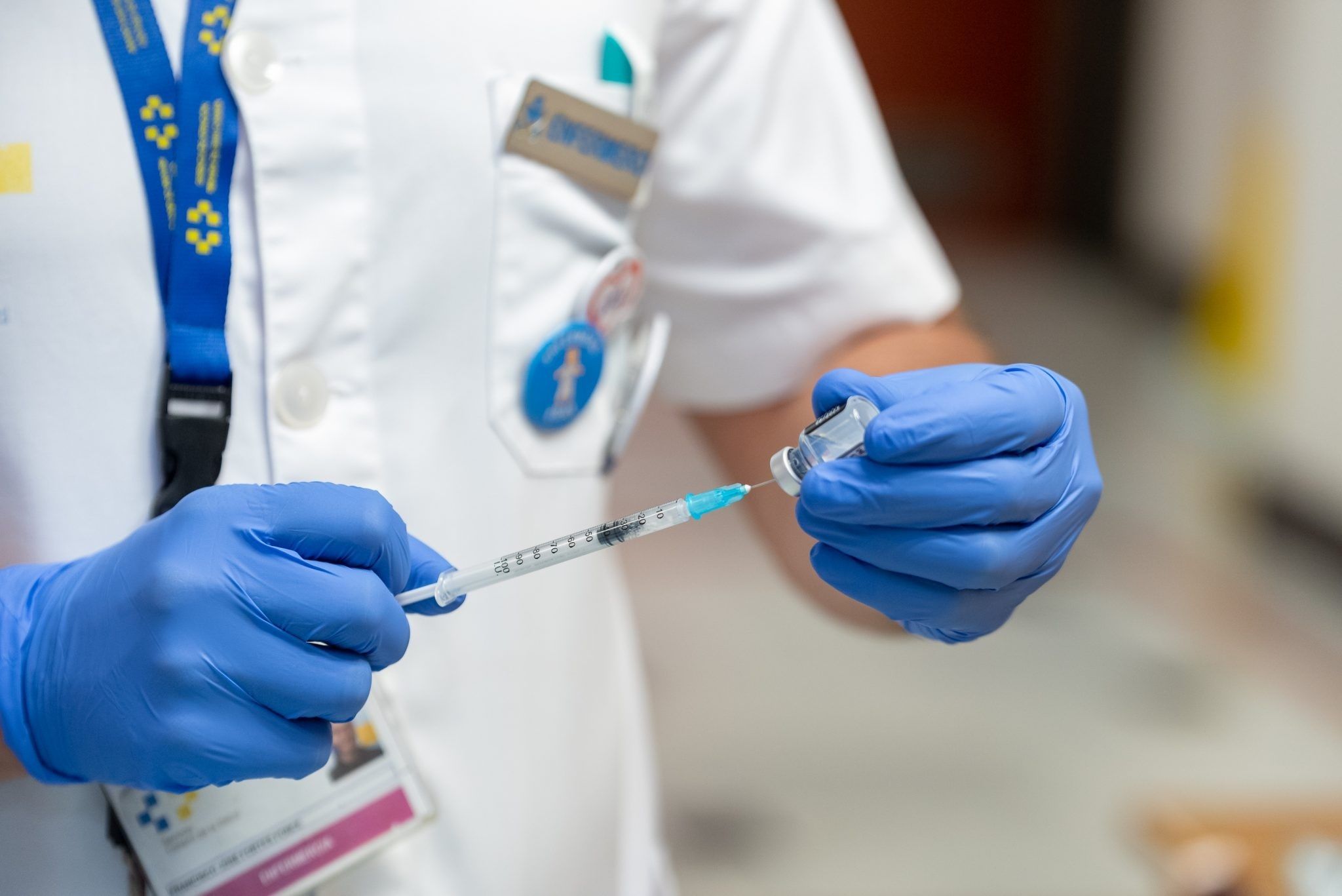 Los médicos, tras dos años de vacunación contra la Covid: "Ha resultado esencial"