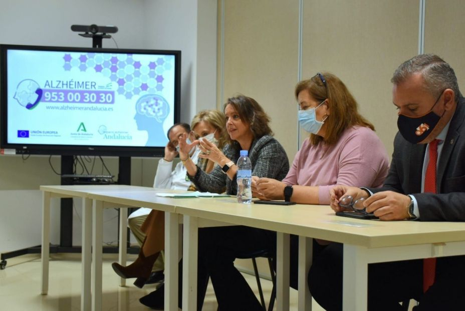 Línea Alzhéimer, creada para resolver dudas sobre la enfermedad, se implantará en toda Andalucía. Foto: Europa Press
