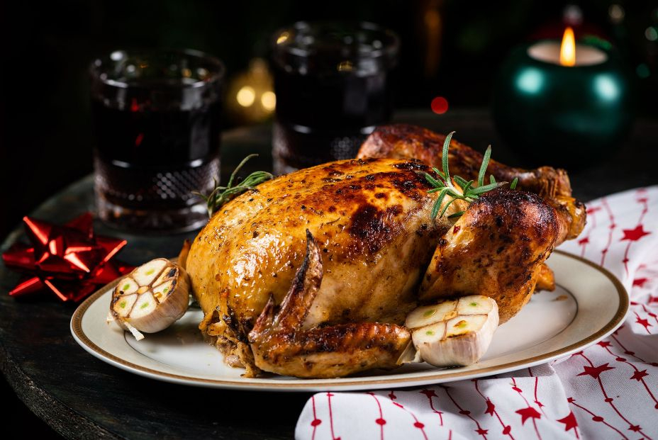 bigstock Roasted Turkey Christmas Tabl 465236947