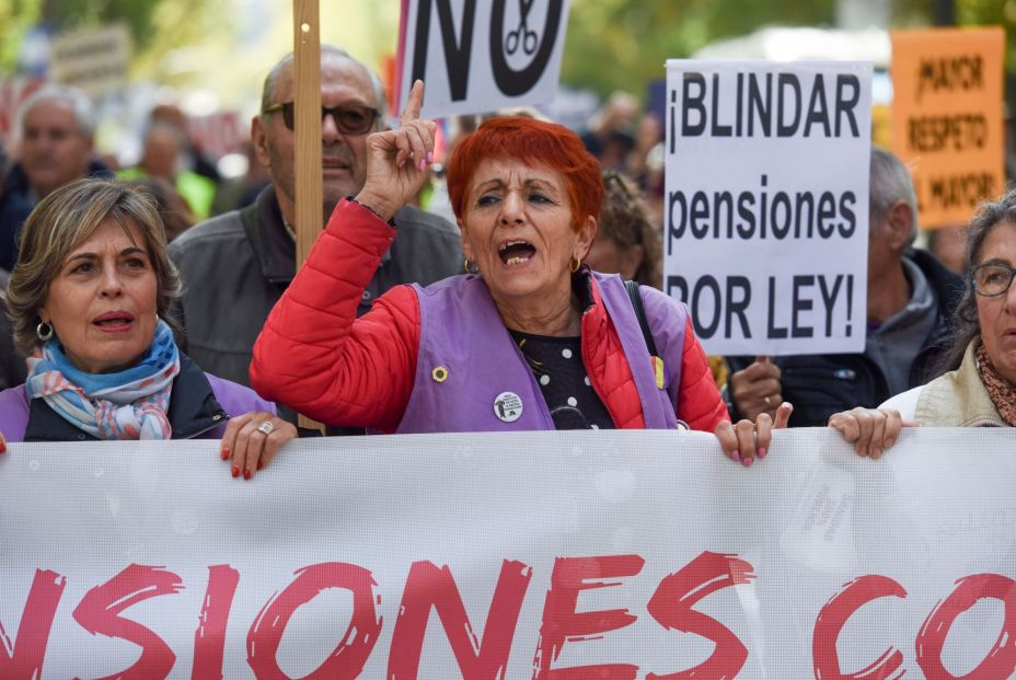 EuropaPress 4821113 mujer grita manifestacion blindar pensiones ley