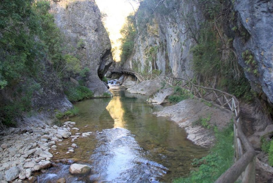 Sendero por el Río Borosa