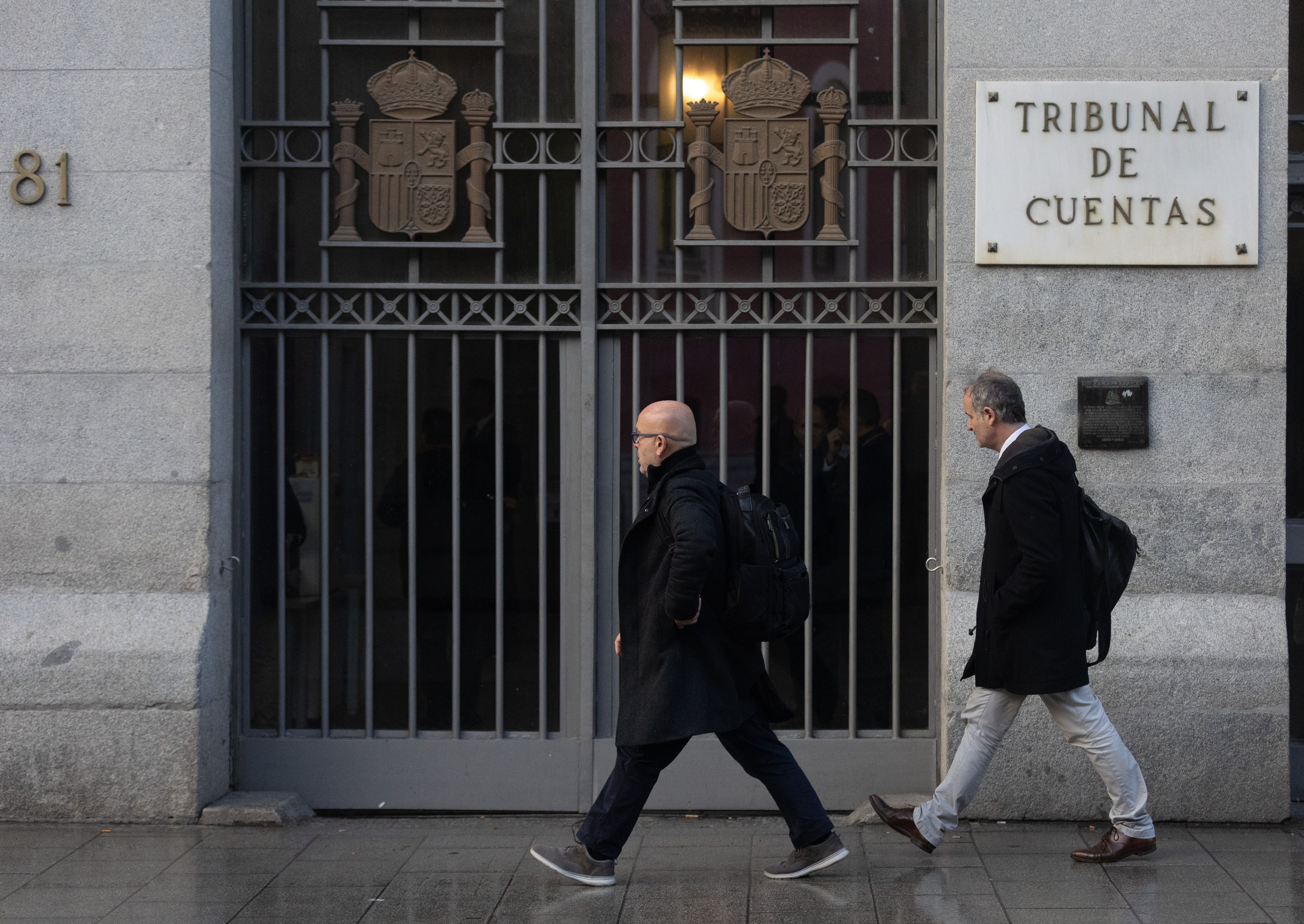 El Tribunal de Cuentas alerta del posible cobro de pensiones incompatibles en las Fuerzas Armadas