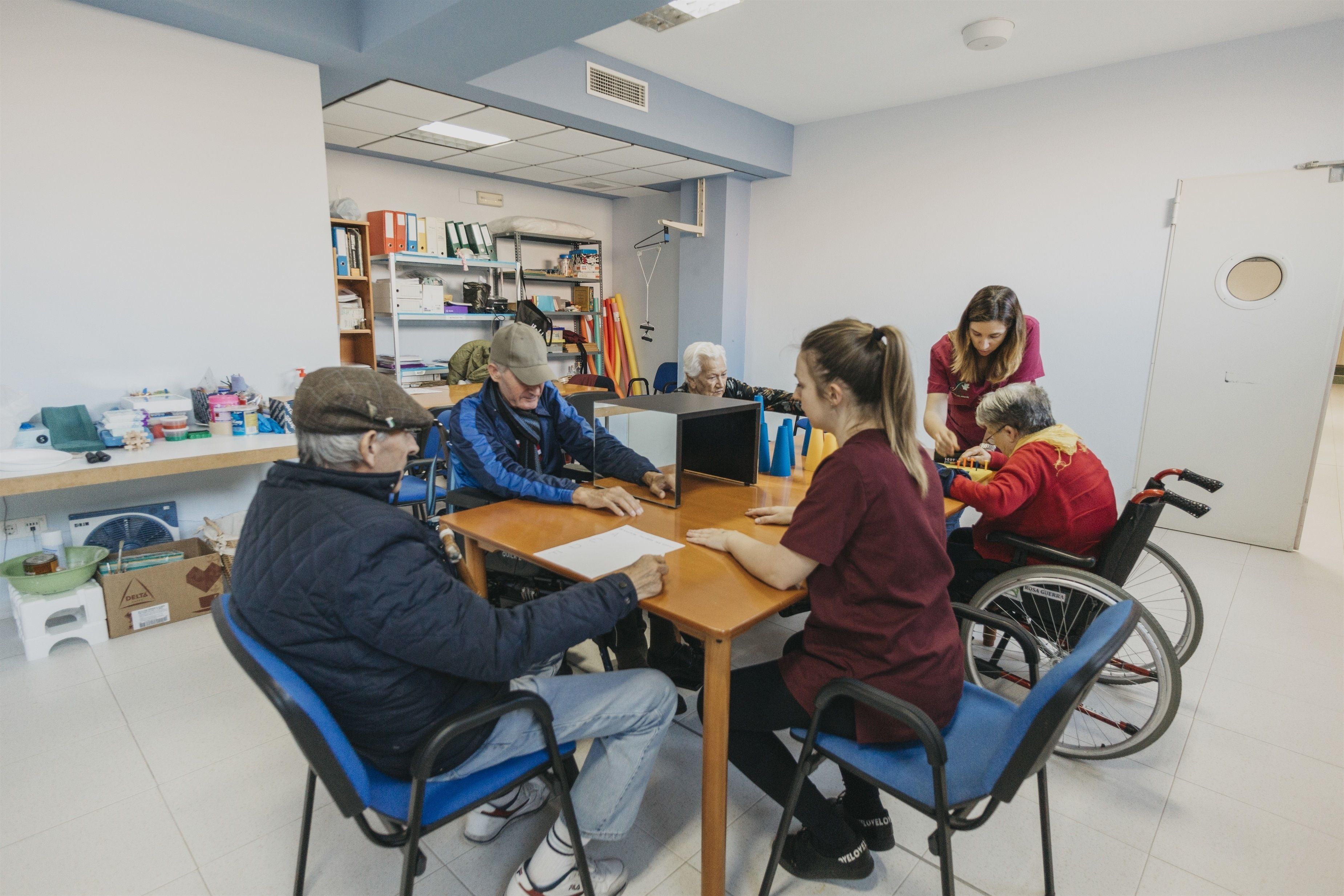 El Gobierno aprueba la nueva Ley de Servicios Sociales: así afecta a los mayores