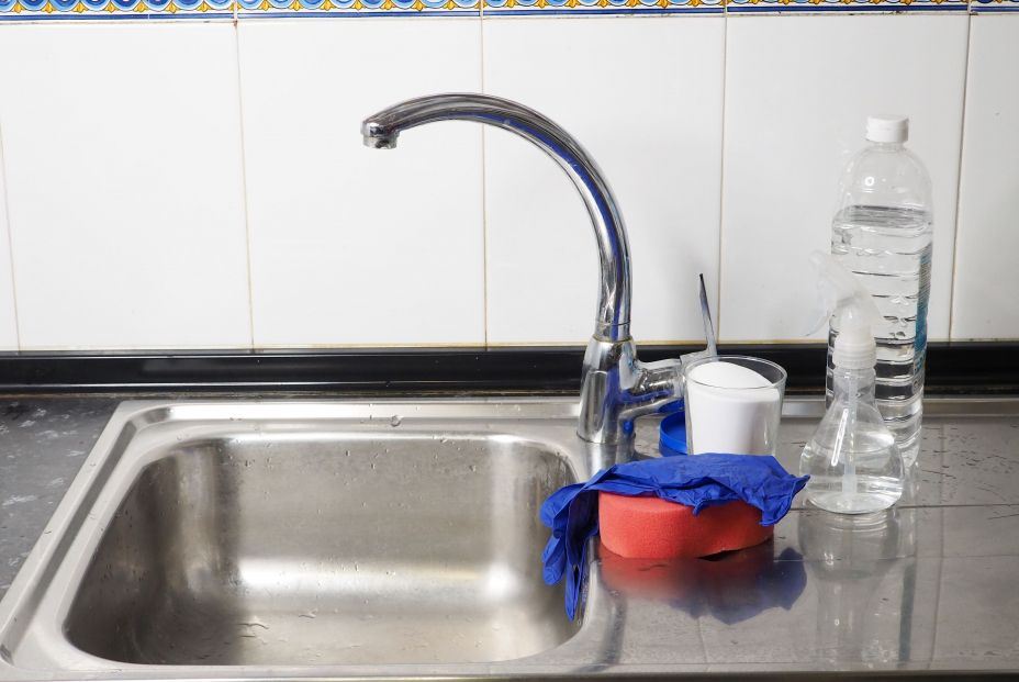 Toma nota de las cosas que nunca debes limpiar con vinagre. Foto: Bigstock