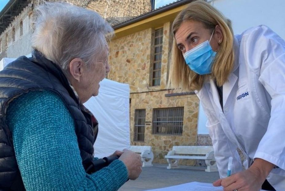 Farmacias contra la soledad no deseada: "Somos sensores esenciales para detectar problemas sociales"v