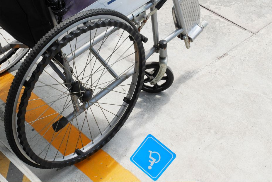 Las fundaciones ONCE y Legalitas exigen ciudades accesibles para personas con discapacidad