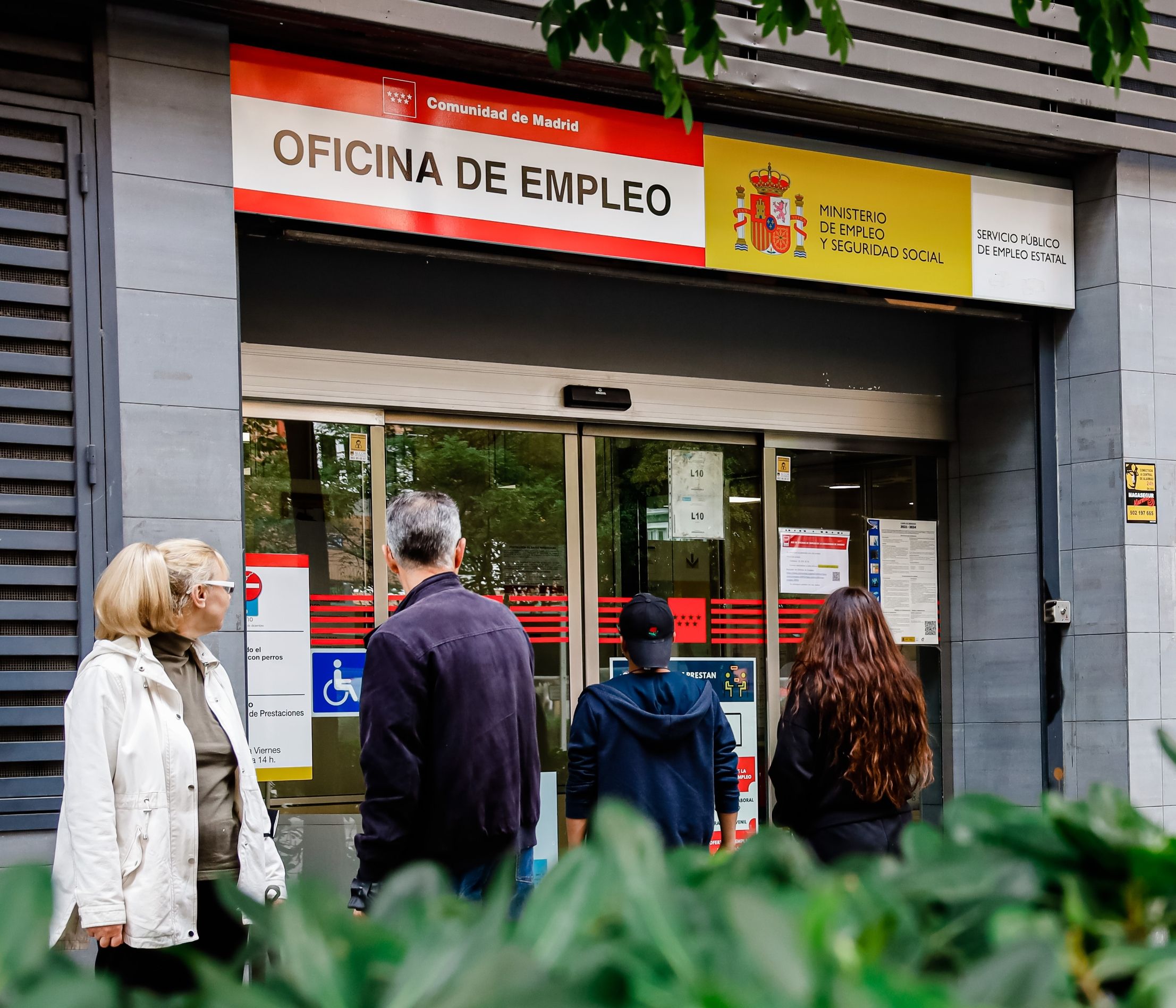 Los sénior sufren tres meses seguidos de destrucción de empleo y pierden 123.069 contratos en un año