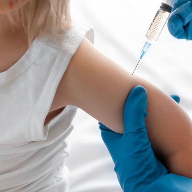 bigstock Doctor Vaccinating Baby Boy In 456380171
