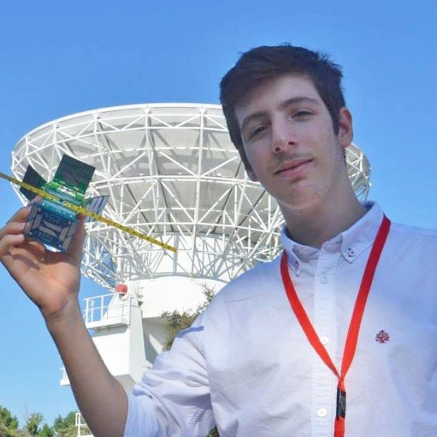 Julián Fernández, el genio de 16 años que llevará Internet a todo el mundo