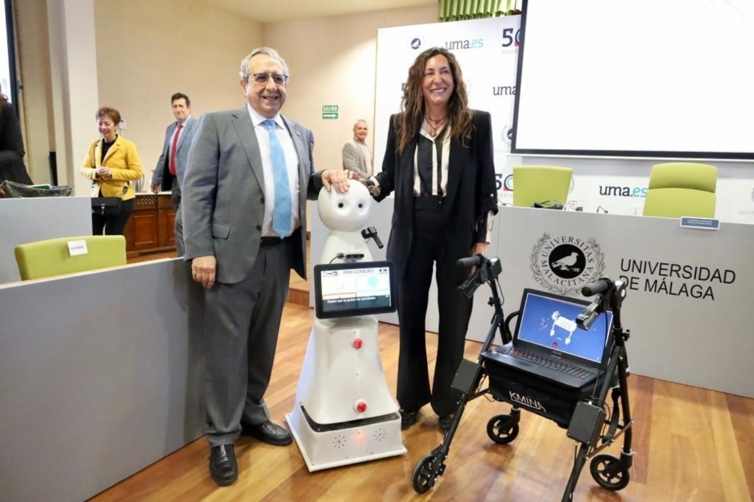 'Felipe', el robot que cuida a los mayores en sus casas. Foto: Europa Press